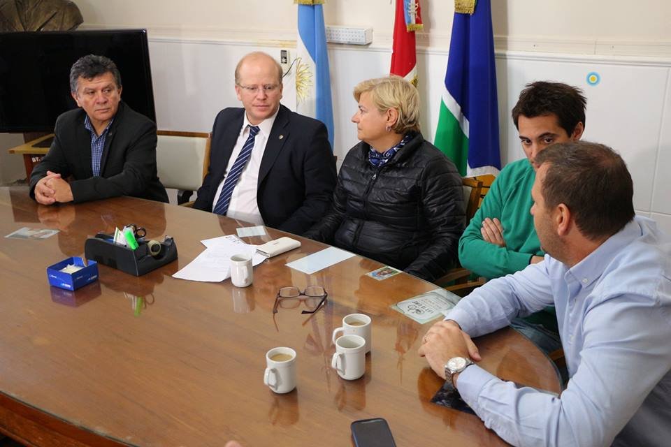 EL PRESIDENTE DE FUDECA JUNTO AL PRESIDENTE DE CIMA Y LA INTENDENTA MUNICIPAL RECIBIERON AL MINISTRO DE PRODUCCIÓN DE LA PROVINCIA.